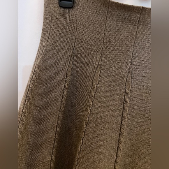 Max Studio Skirt - Picture 2 of 8